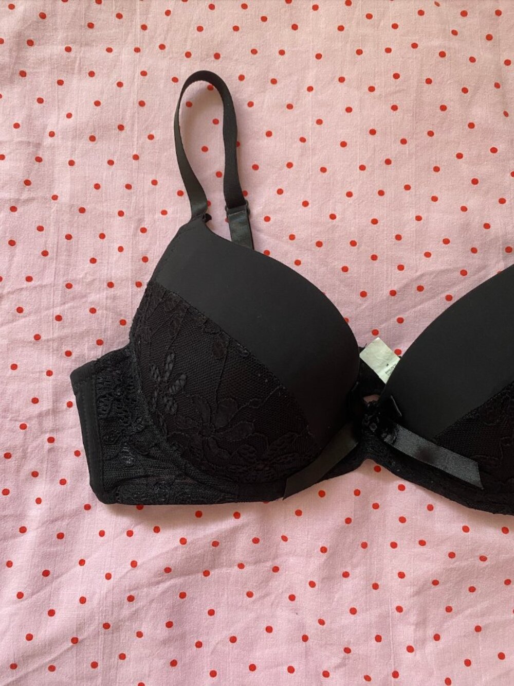 Luerrose Black Hand-Shaped Push-Up Convertible Bra Size 42 (EU 85)